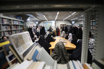 بازدید کتابداران برگزیده بوت کمپ  از کتابخانه مرکزی آستان قدس رضوی مشهد