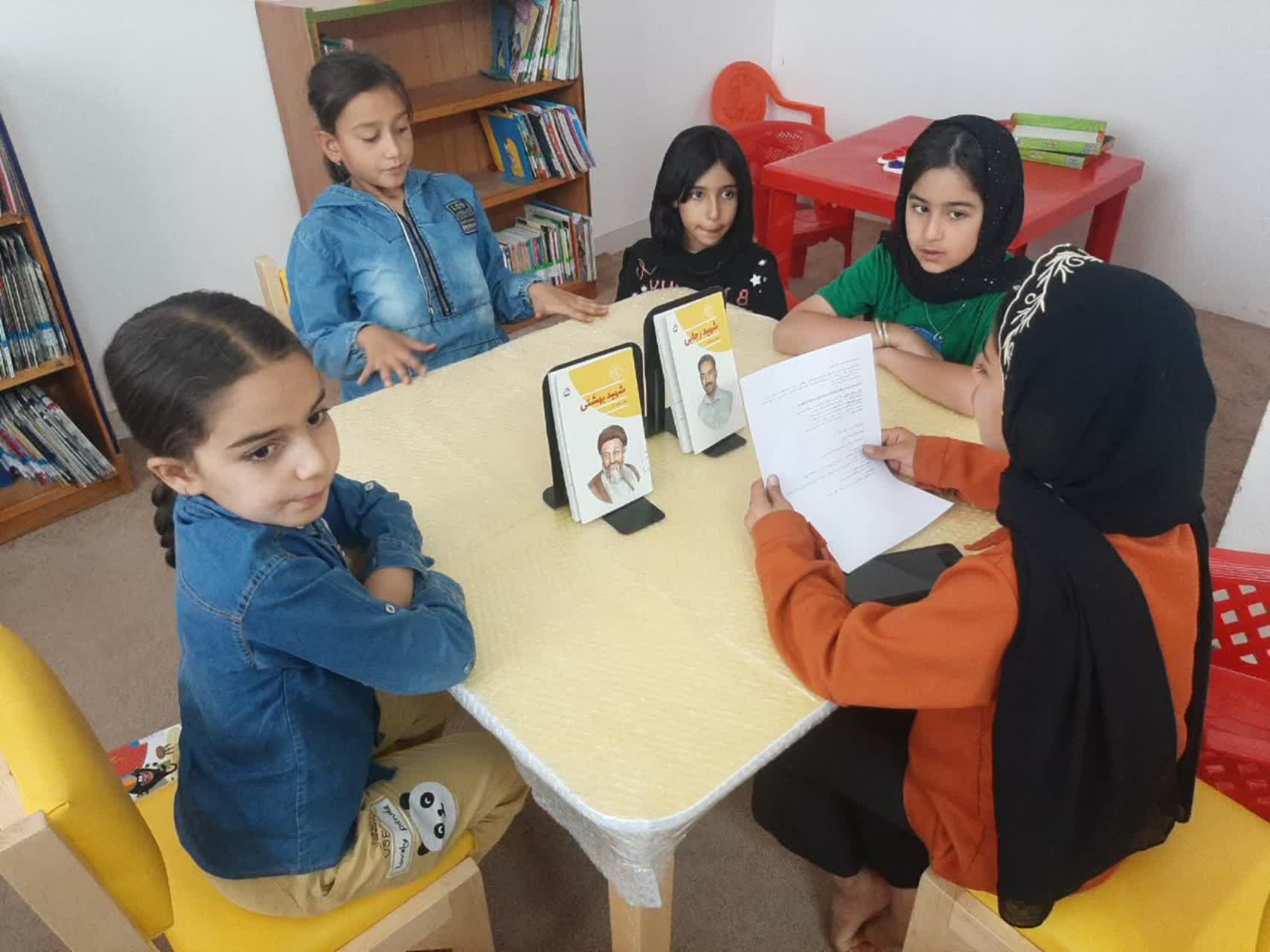 گرامیداشت هفته دولت در کتابخانه‌های عمومی استان مرکزی