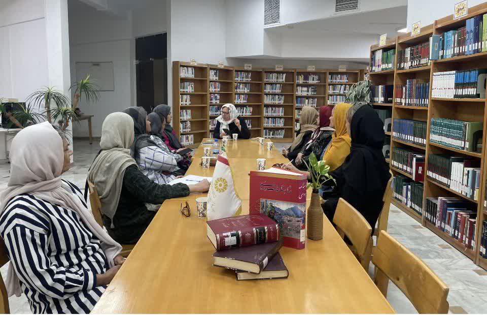 گرامیداشت هفته دولت در کتابخانه‌های عمومی استان مرکزی