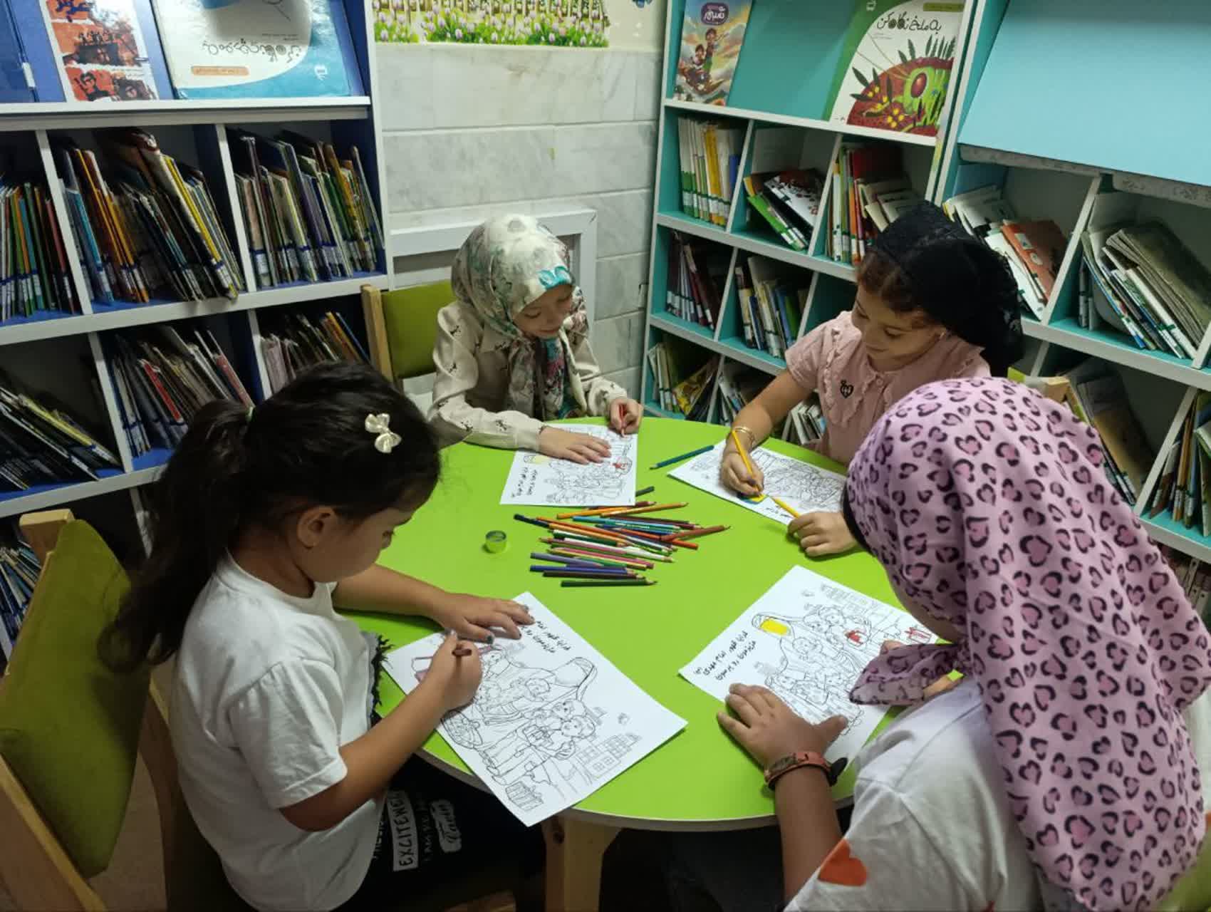 گرامیداشت هفته دولت در کتابخانه‌های عمومی استان مرکزی