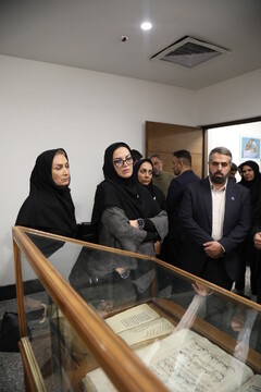 بازدید آزاده نظربلند دبیرکل نهاد از کتابخانه مرکزی امام خمینی (قدس سره) مشهد