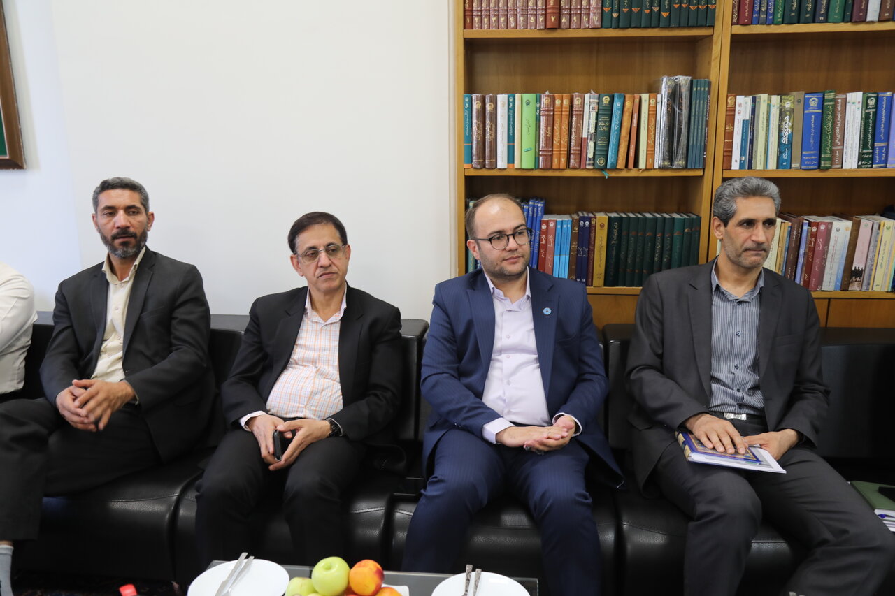 گسترش همکاریها بین نهاد کتابخانههای عمومی و سازمان کتابخانهها، موزهها و مرکز اسناد آستان قدس