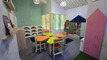 بازگشایی کتابخانه پروین