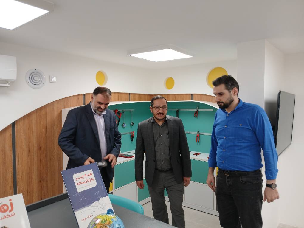 بازدید مدیرکل امور عمرانی نهاد کتابخانههای عمومی کشور از کتابخانههای استان البرز