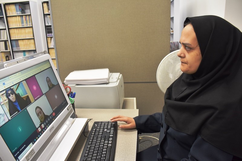 کارگاه «مقابله با فشار روانی ویژه نابینایان و کم‌بینایان» در کتابخانه مرکزی امام خمینی(ره) مشهد برگزار شد