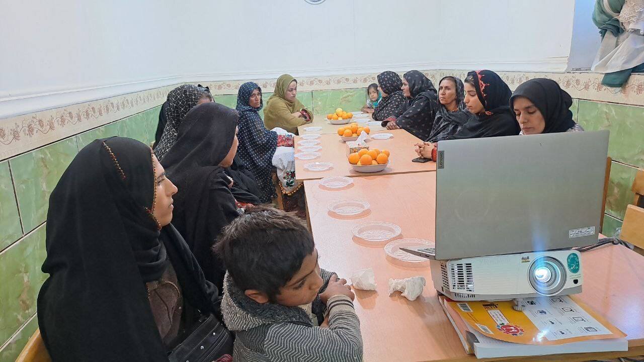 طرح «کتاب، امید و خانواده» در کتابخانه عمومی لبخند کتابهای زهکلوت برگزار شد