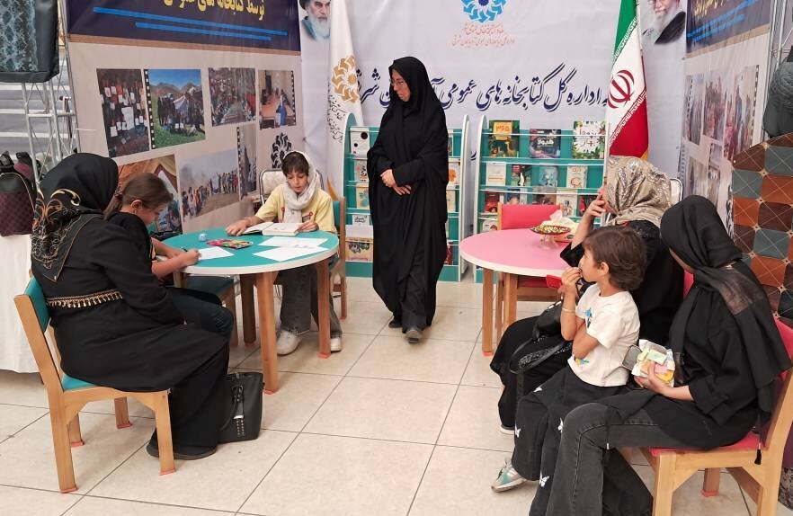 معرفی ظرفیتهای فرهنگی کتابخانههای عمومی در نمایشگاه توانمندی های روستاییان آذربایجان شرقی