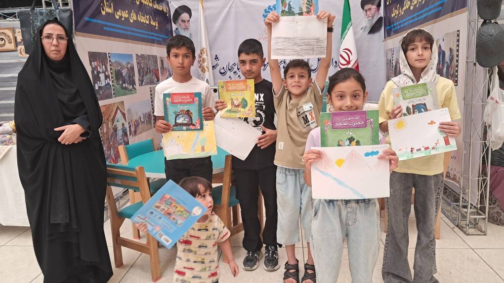 معرفی ظرفیت‌های فرهنگی کتابخانه‌های عمومی در نمایشگاه توانمندی های روستاییان آذربایجان شرقی