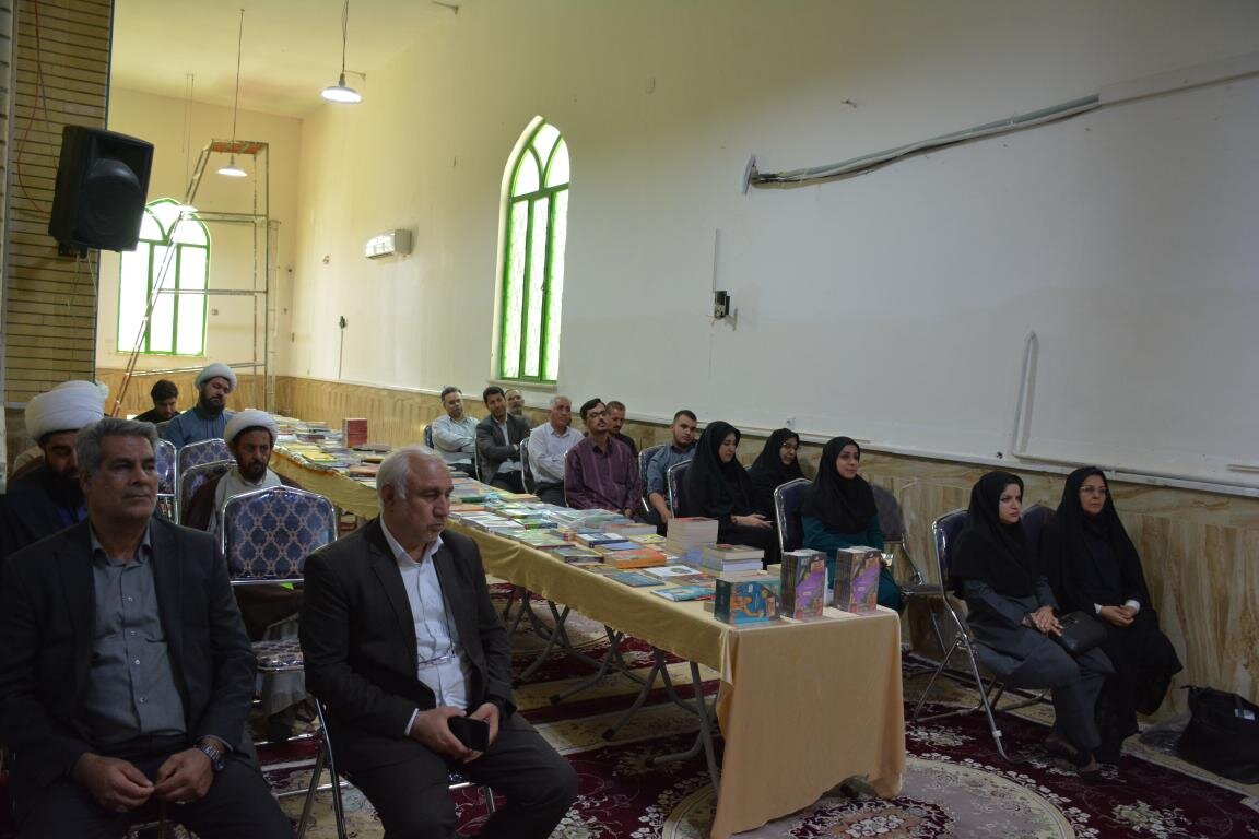 اهدای بیش از ۷۰۰ جلد کتاب کودک و نوجوان به ارزش یک میلیارد ریال به کتابخانه‌های عمومی کرمانشاه