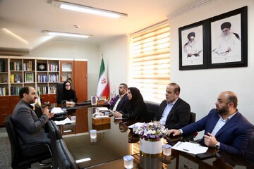 دیدار صمیمی آزاده نظربلند دبیرکل نهاد با کتابداران آذربایجان غربی