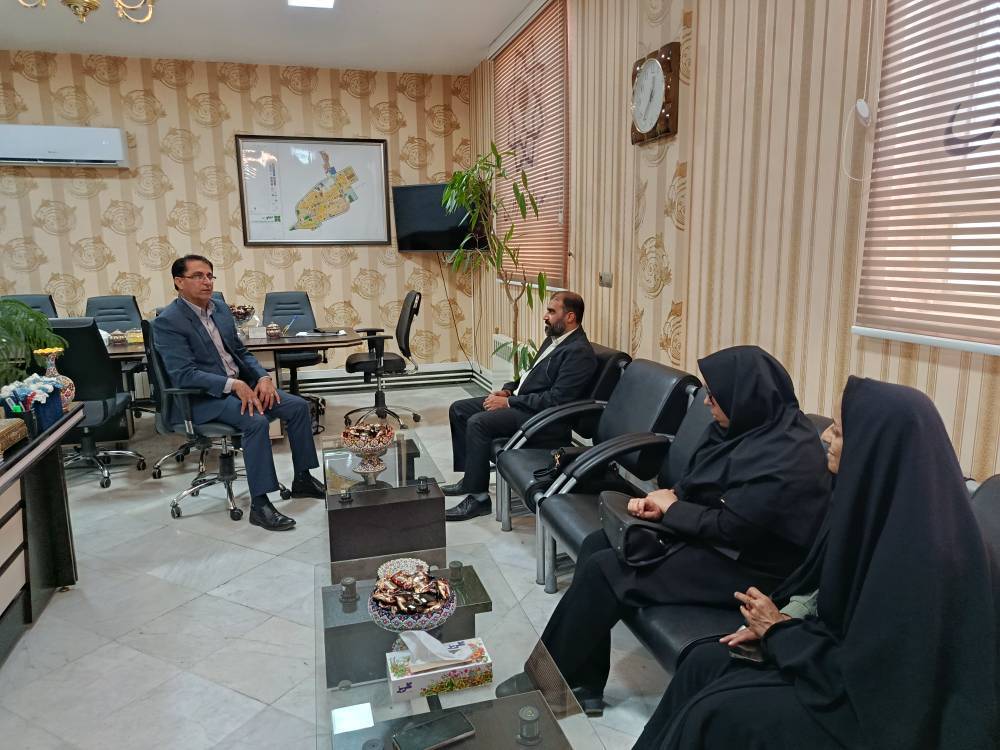 نشست انجمن کتابخانه‌های عمومی فردوس با هدف بررسی پروژه‌ها و برنامه‌های فرهنگی