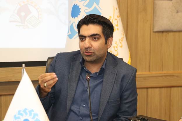 محفل شعرخوانی «قندپارسی» در مشهد برگزار شد