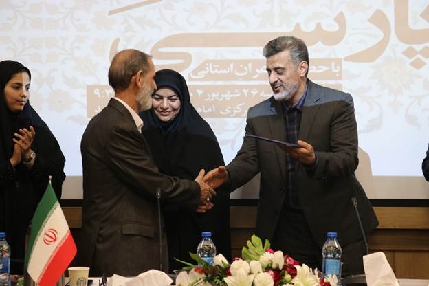 محفل شعرخوانی «قندپارسی» در مشهد برگزار شد