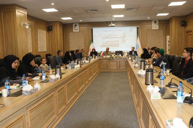 محفل شعرخوانی «قندپارسی» در مشهد برگزار شد