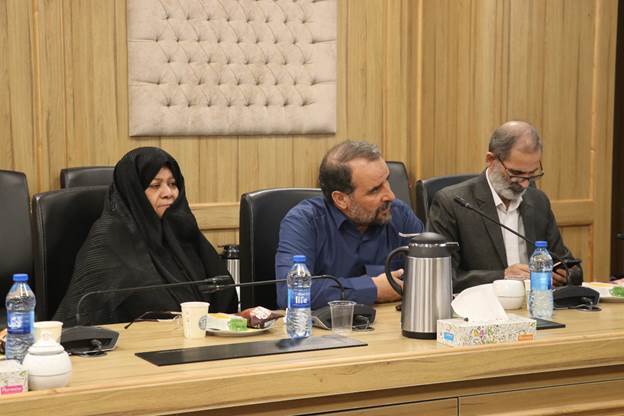 محفل شعرخوانی «قندپارسی» در مشهد برگزار شد