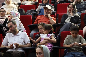 روز اول رقابت قصه‌گویان برتر کشوری در مرحله نهایی سومین دوسالانه قصه‌گویی نهال امید