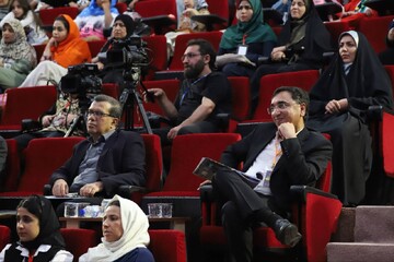 روز اول رقابت قصه‌گویان برتر کشوری در مرحله نهایی سومین دوسالانه قصه‌گویی نهال امید