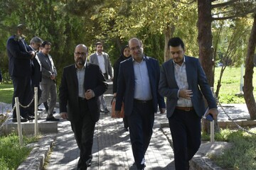 بازدید رئیس سازمان اسناد و کتابخانه ملی ایران از کتابخانه مرکزی تبریز