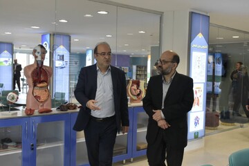 بازدید رئیس سازمان اسناد و کتابخانه ملی ایران از کتابخانه مرکزی تبریز