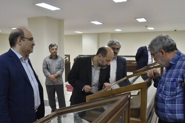 بازدید رئیس سازمان اسناد و کتابخانه ملی ایران از کتابخانه مرکزی تبریز