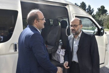 بازدید رئیس سازمان اسناد و کتابخانه ملی ایران از کتابخانه مرکزی تبریز