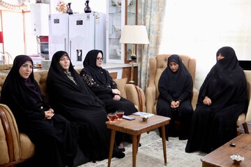 دیدار دبیرکل نهاد با خانواده شهید مدافع وطن توحید مرادی