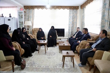 دیدار دبیرکل نهاد با خانواده شهید مدافع وطن توحید مرادی
