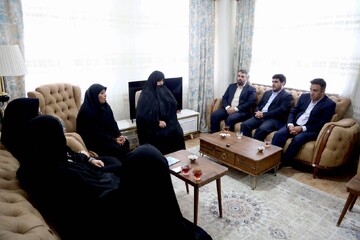 دیدار دبیرکل نهاد با خانواده شهید مدافع وطن توحید مرادی