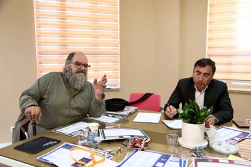جلسه داوری انتخاب برگزیدگان سومین دوسالانه قصه گویی نهال امید