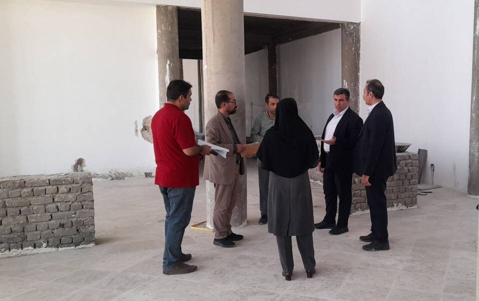 بازدید فرماندار دورود از پروژه کتابخانه شماره ۲ شهرستان