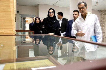 بازدید دبیرکل نهاد از کتابخانه مرکزی ارومیه