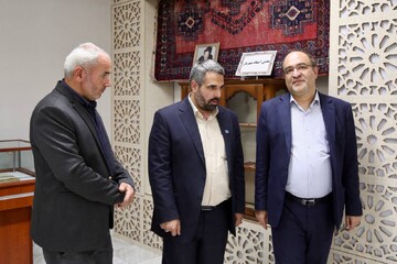 بازدید دبیرکل نهاد از کتابخانه مرکزی ارومیه