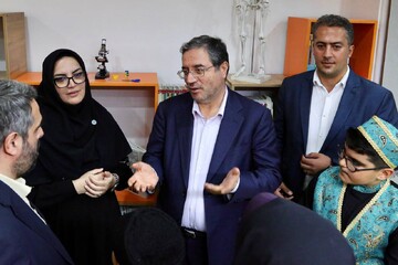 افتتاح بخش کودک و نوجوان و فضای کار اشتراکی کتابخانه مرکزی ارومیه