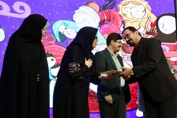 تقدیر از برگزیدگان سومین دوسالانه قصه گویی نهال امید