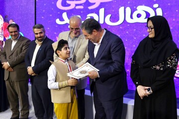 تقدیر از برگزیدگان سومین دوسالانه قصه گویی نهال امید