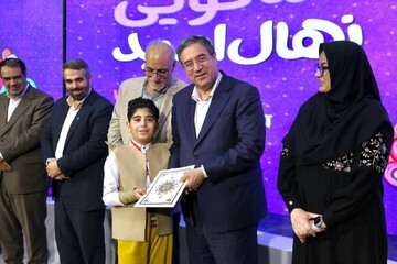 تقدیر از برگزیدگان سومین دوسالانه قصه گویی نهال امید
