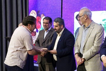 تقدیر از برگزیدگان سومین دوسالانه قصه گویی نهال امید