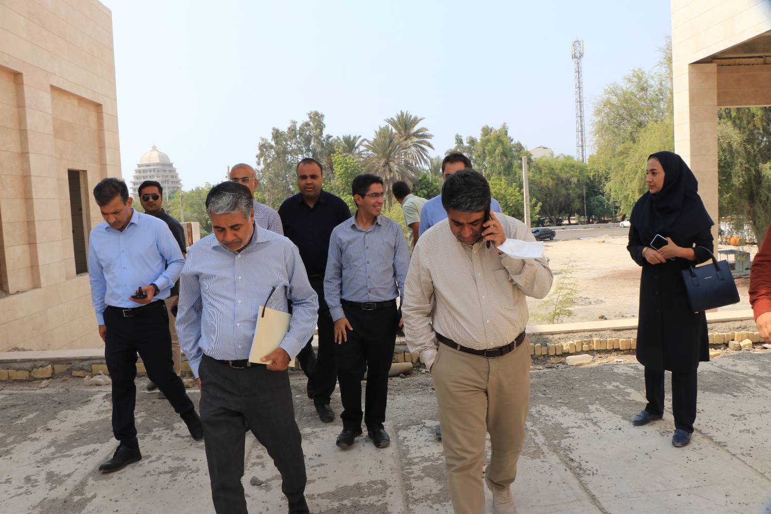 بازدید معاون هماهنگی امور عمرانی استانداری هرمزگان از پروژه کتابخانه مرکزی بندرعباس