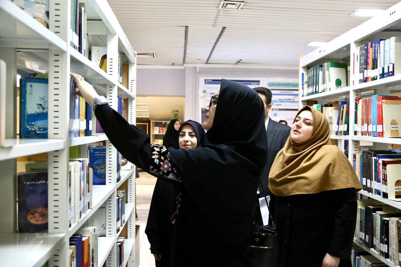 از اختتامیه سومین جشنواره «نهال امید» تا دیدار با خانواده شهید مدافع امنیت/ بازدید از ۱۶ کتابخانه عمومی