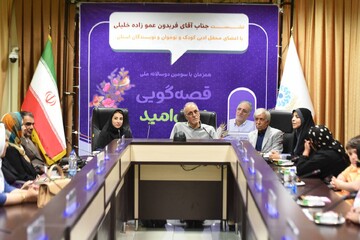 دیدار فریدون عموزاده با اعضای محفل ادبی دنیز