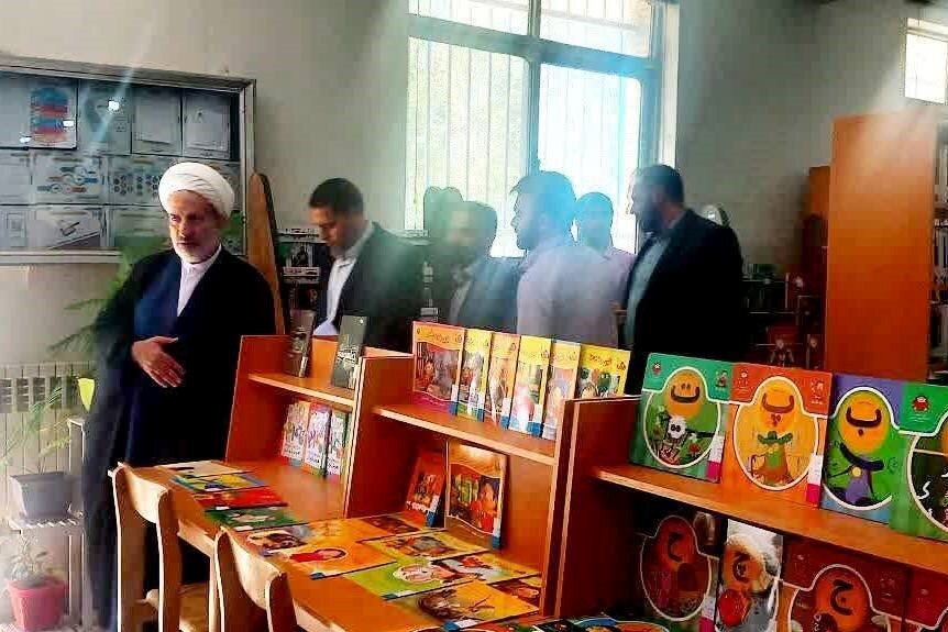 دیدار سرپرست ادارهکل کتابخانههای عمومی اصفهان با عضو ناظر مجلس در هیئت امنای کتابخانههای عمومی کشور