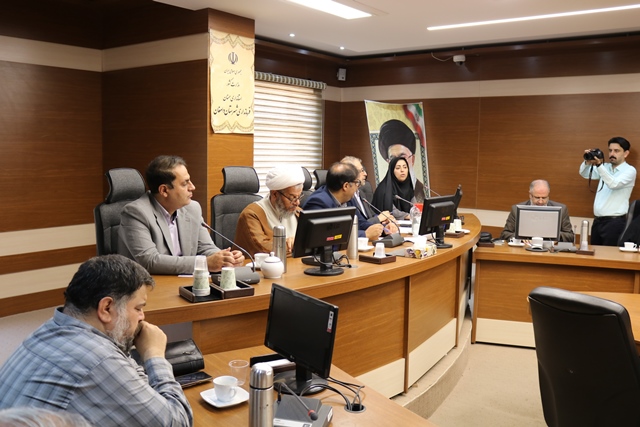 کلنگ‌زنی زمین کتابخانه عمومی استاندارد در دامغان، همزمان با آغاز هفته کتاب