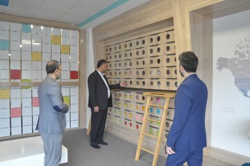 بازدید نمایندگان صومعه سرا و رشت از کتابخانه مرکزی رشت