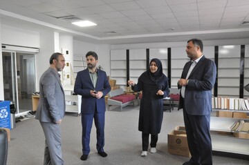 بازدید نمایندگان صومعه سرا و رشت از کتابخانه مرکزی رشت