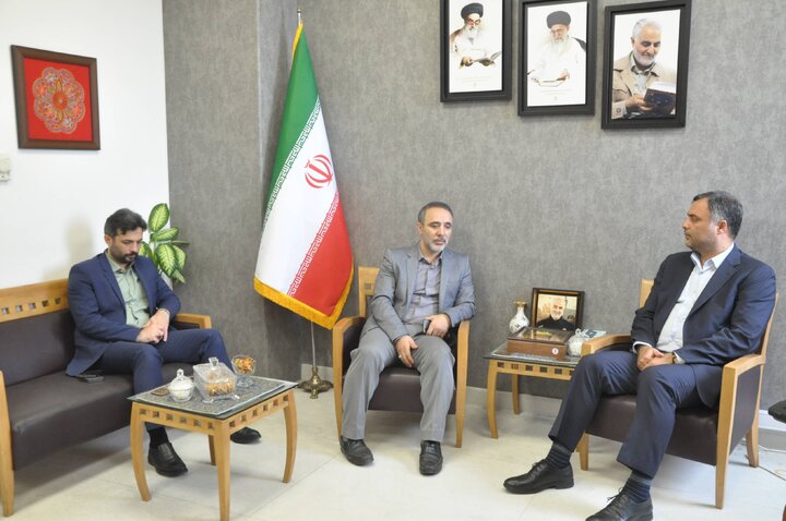 بازدید کتابخانه مرکزی رشت