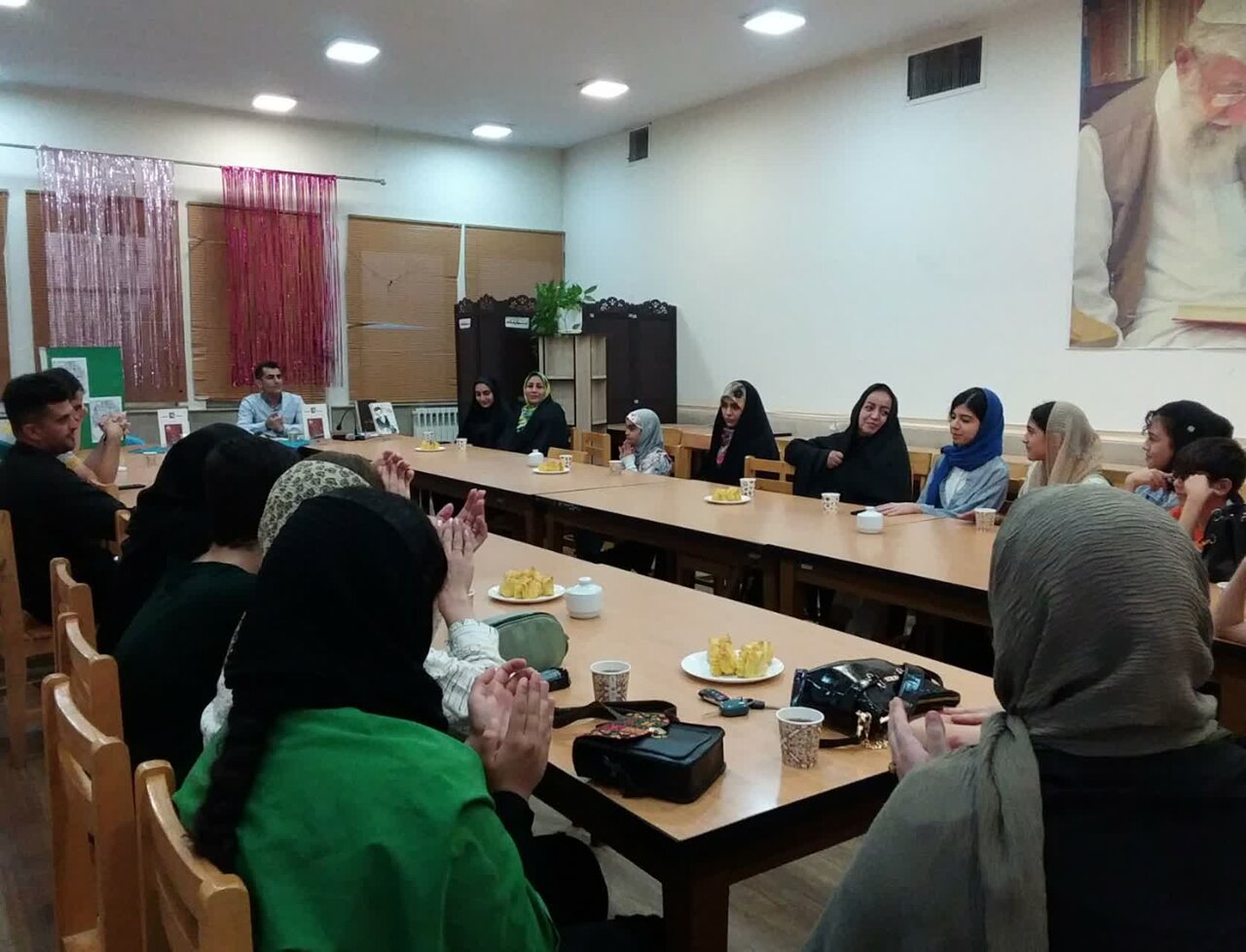 گرامیداشت روز شعر و ادب فارسی و نکوداشت مقام استاد شهریار در کتابخانه‌های عمومی استان تهران