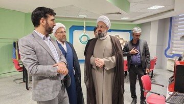 بازدید حجت الاسلام و المسلمین طاهری سرپرست ستادامر به معروف و نهی از منکرکشور از کتابخانه موسوی گلشهرزنجان