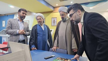 بازدید حجت الاسلام و المسلمین طاهری سرپرست ستادامر به معروف و نهی از منکرکشور از کتابخانه موسوی گلشهرزنجان