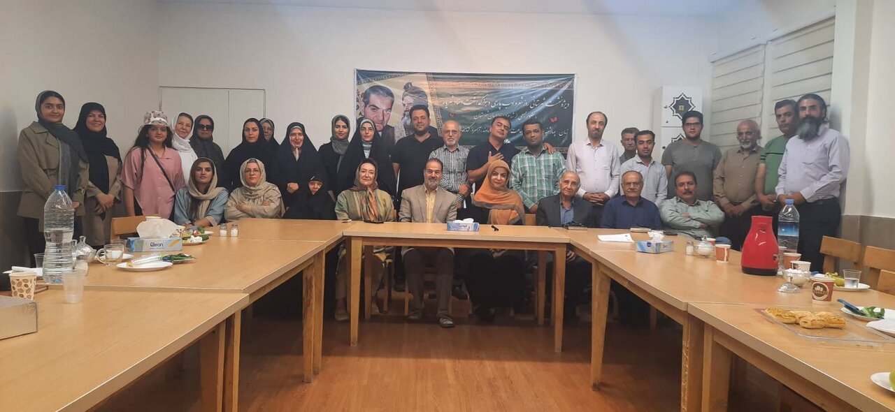 گرامیداشت روز شعر و ادب فارسی و نکوداشت مقام استاد شهریار در کتابخانههای عمومی استان تهران