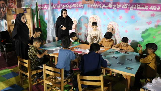 آغاز به‌کار غرفه فرهنگی اداره‌کل کتابخانه‌های عمومی سمنان در دومین کنگره ملی ۳۰۰۰ شهید استان